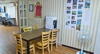 Kyungsung Hostel Busan Exterior photo